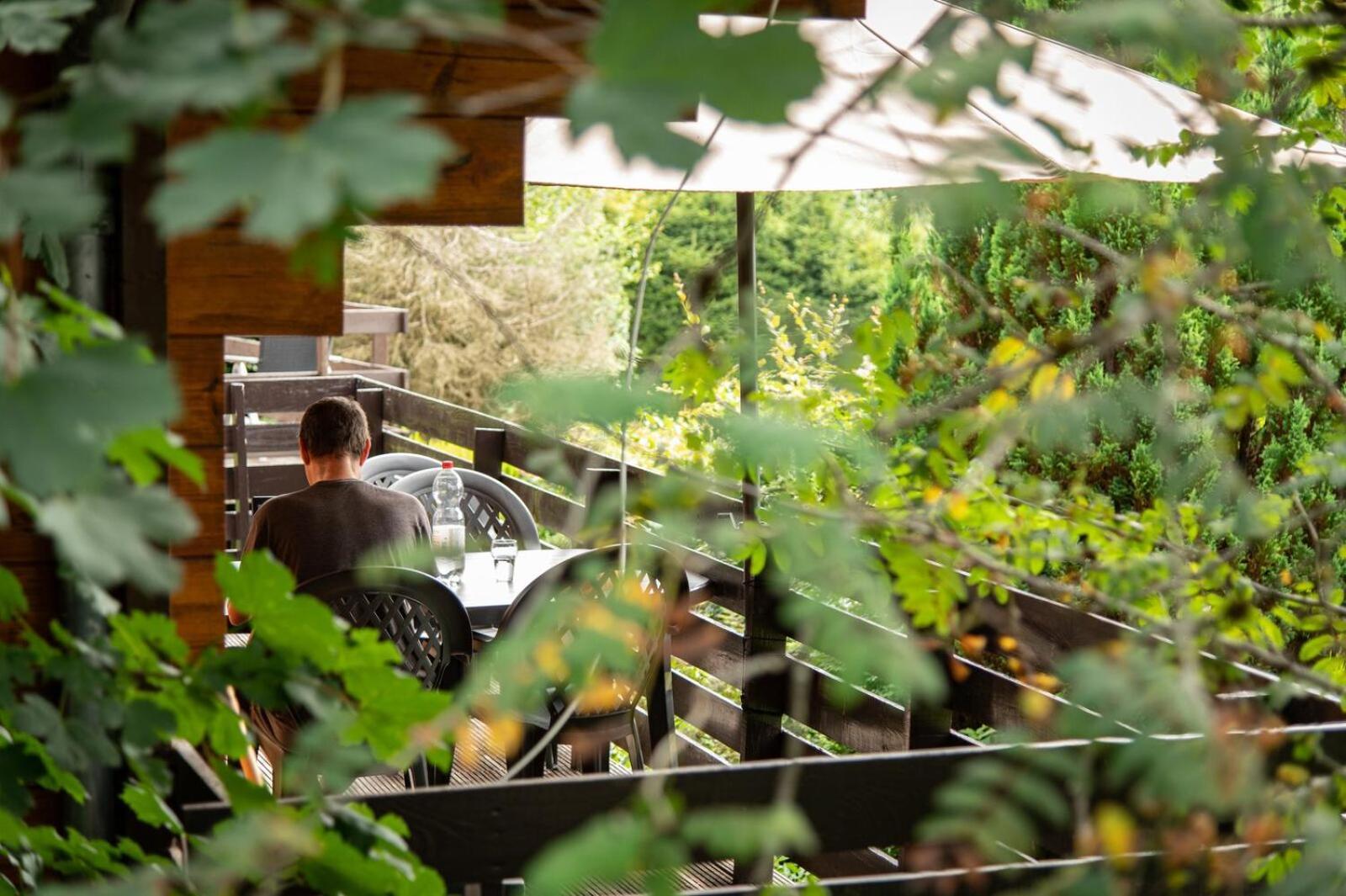 Ardenparks Petite Suisse Hotel Dochamps Luaran gambar