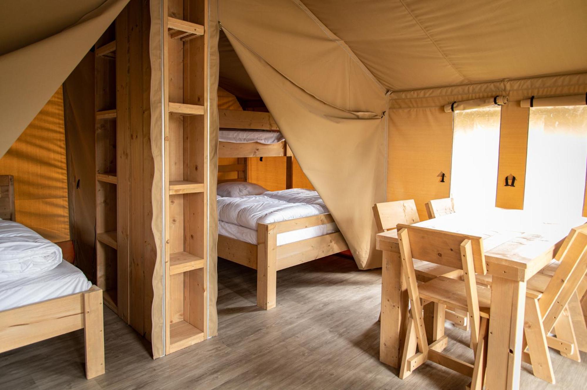 Ardenparks Petite Suisse Hotel Dochamps Bilik gambar